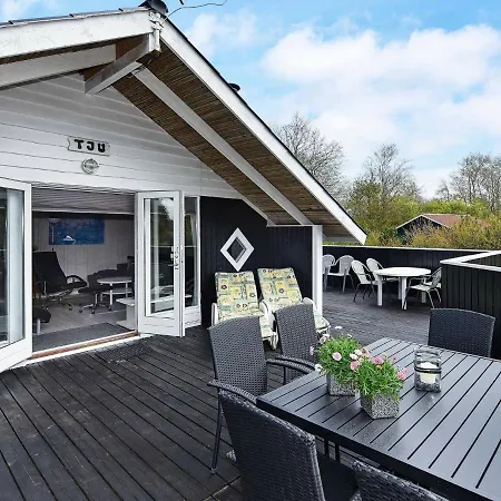 Two-bedroom Holiday In 3 Holiday home