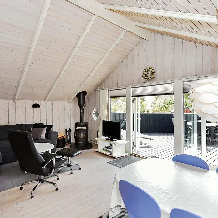 Holiday home Two-bedroom Holiday In 3 *